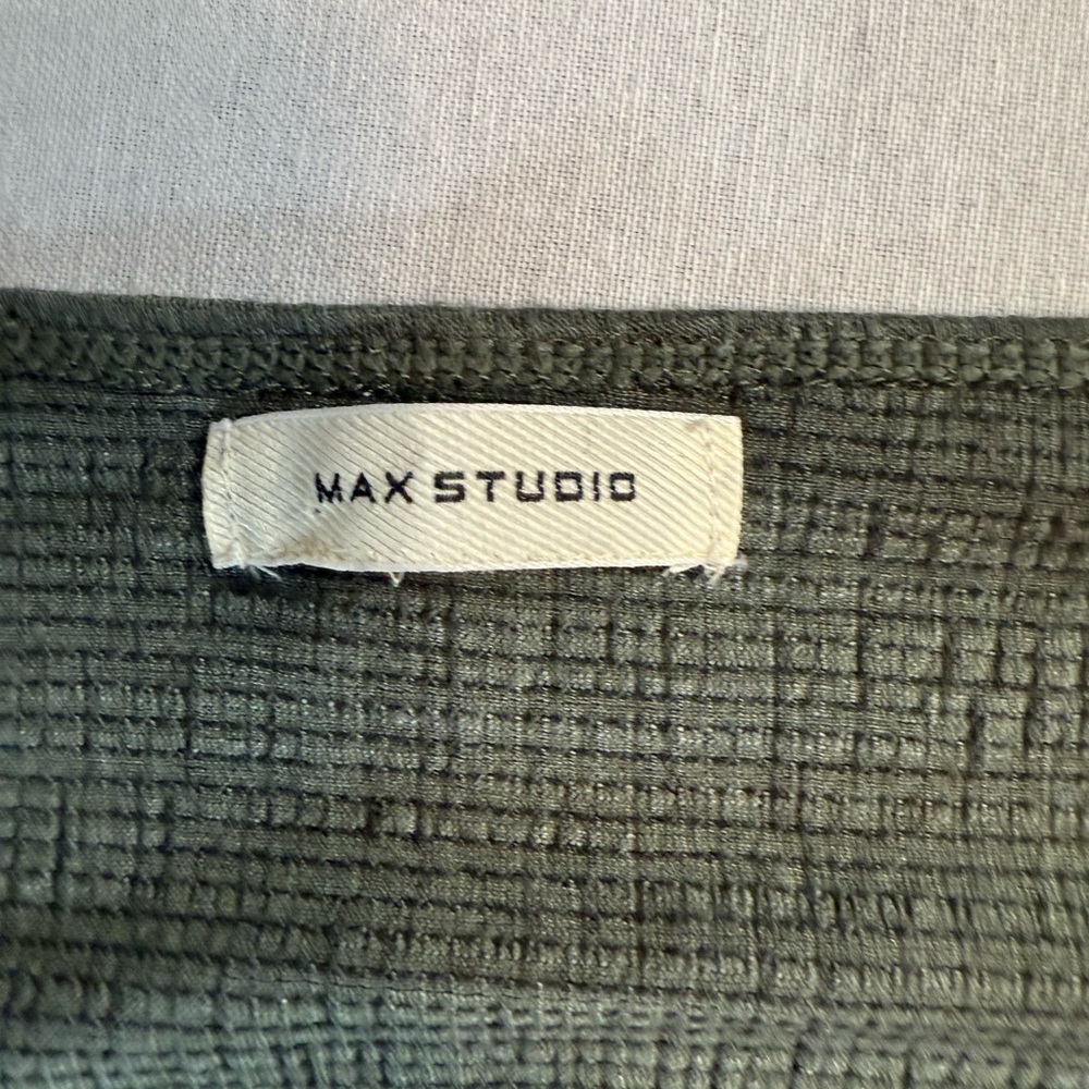 Max Studio Olive Ruched Drawstring Top - Picture 3 of 4